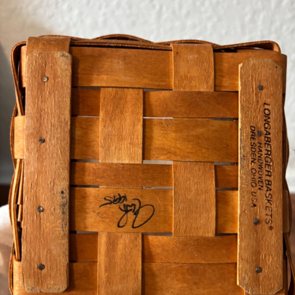 Longaberger trash basket - Picture 3 of 3
